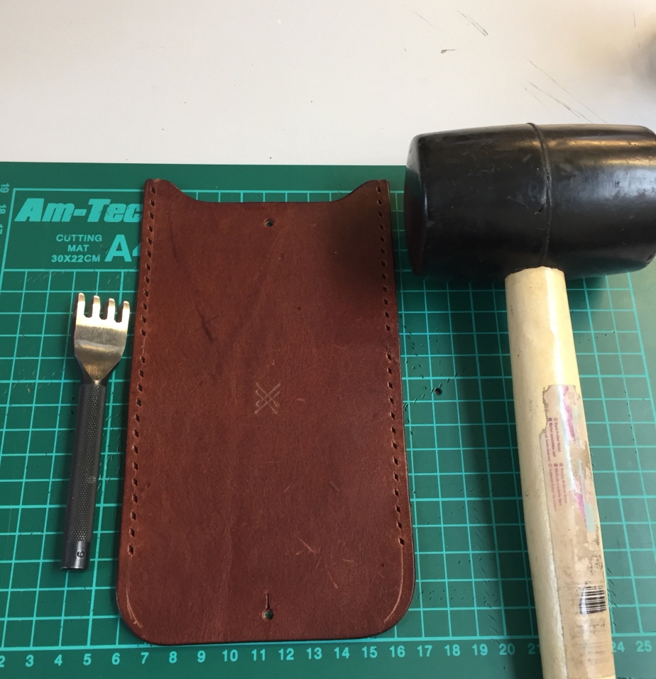Making a leather card wallet